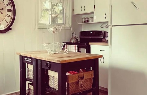 South Bruce Peninsula Cabaña | My Blue Haven | a cottage retreat close to the beach and steps from Sauble River