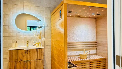 Kraainem Apartamento | MY Cabane -POOL HOUSE avec Sauna privée près de Bruxelles