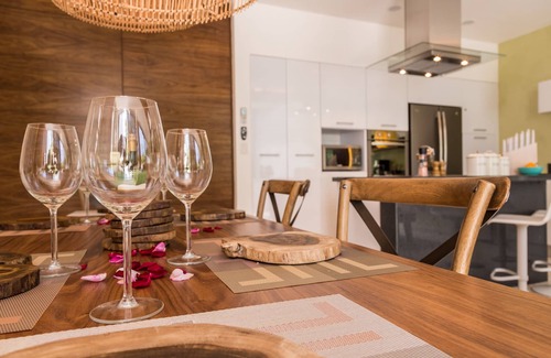 Akumal Casa | My Eco Chic OM Sanctuary con playa, piscinas y club de golf.