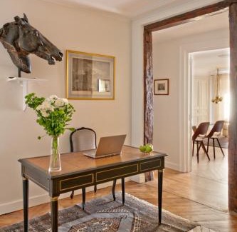 Quartier du Faubourg-Montmartre Cama Y Desayuno | My Home For You Luxury B&B Adults Only