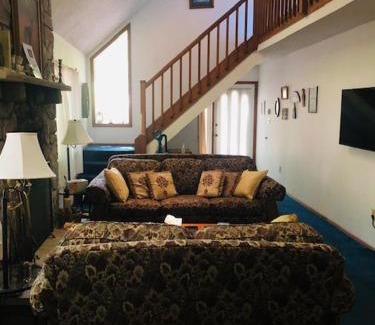 East Stroudsburg Casa | My Little Flagship Cabin