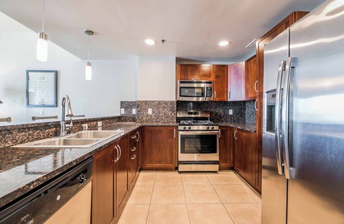 Downtown Las Vegas Condominio | MY PLACE.... ON THE FREMONT STREET EXPERIENCE- THE HEART OF IT ALL!