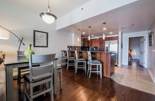 Downtown Las Vegas Condominio | MY PLACE.... ON THE FREMONT STREET EXPERIENCE- THE HEART OF IT ALL!