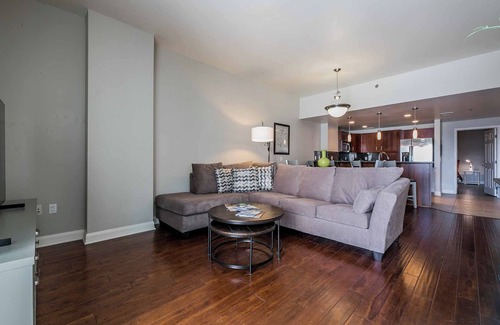 Downtown Las Vegas Condominio | MY PLACE.... ON THE FREMONT STREET EXPERIENCE- THE HEART OF IT ALL!