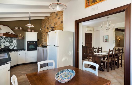 Paceco Villa | Villa en Paceco con 5 habitaciones, capacidad 9