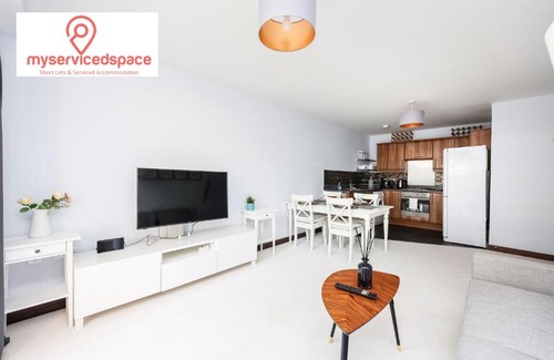 St. Mary's Park Apartamento | My Serviced Space - Battersea 1 BR Apartment, Balcony, Family Friendly, Relocation & Business