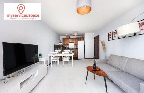 St. Mary's Park Apartamento | My Serviced Space - Battersea 1 BR Apartment, Balcony, Family Friendly, Relocation & Business