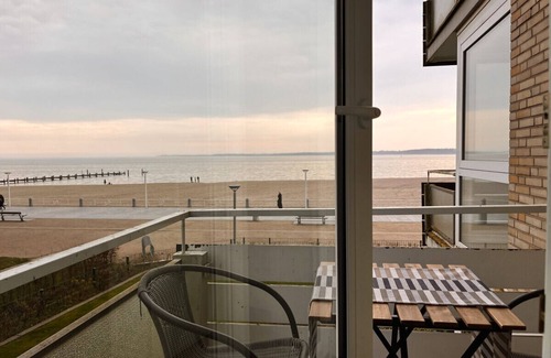 Reppenhagen Apartamento | My small beach suite with sea view and balcony