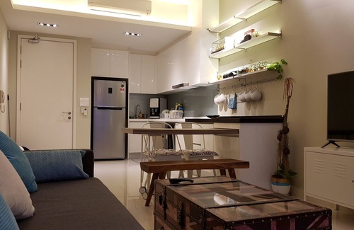 Subang Jaya Condominio | acogedora suite de diseño junto al jardín con lago