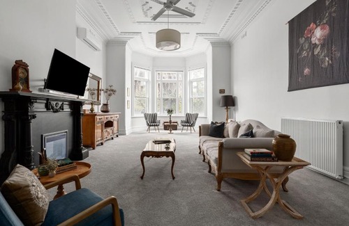 Geelong Casa | Myers Manor I Geelong CBD