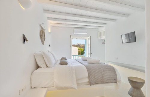 Psarou Casa | Mykonian Mews