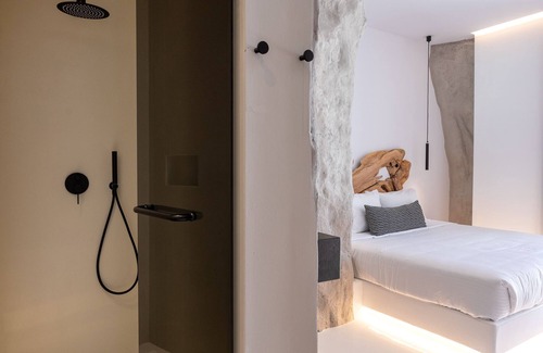 Mykonos Villa | Mykonos Town Black Villa with Cave Heated Pool