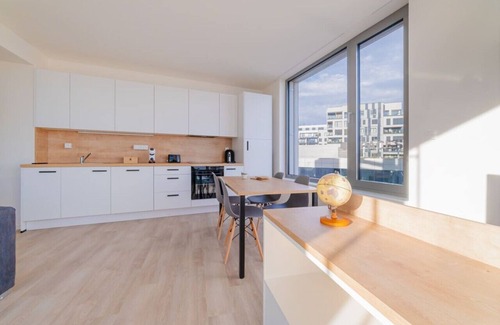 Smichov Apartamento | MyMozart City Center Residence: Sapphire Sky Suite