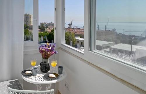 Santa Engracia Apartamento | MyPlaceLisbon - Tágides River View