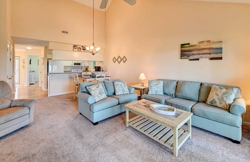 Waterford Plantation Condominio | Myrtle Beach ‘Beach Golf Villa’ w/ Community Pool!