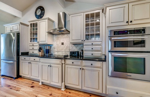 Myrtle Beach Casa | ¡Magnífico! 5 Dormitorio 4. 5 Bath Beach Home w / Pool ~ Hot Tub ~ Game Room ~ Balcón!