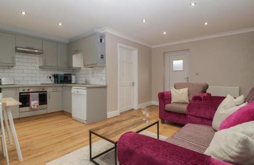 Nantgarw Casa | Myrtle Cottage