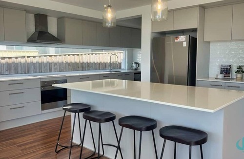 Catherine Hill Bay Casa | Mysig by the Bay - Modern home short walk to beach