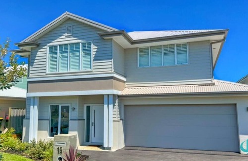 Catherine Hill Bay Casa | Mysig by the Bay - Modern home short walk to beach