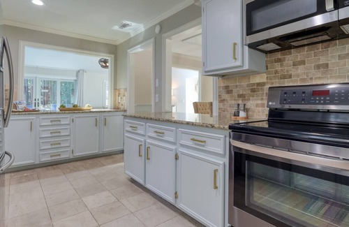Shipyard Plantation Apartamento | MyStay at 7 Salem | Shipyard Retreat w/Private Pool + Pirate-Themed Bunk Room