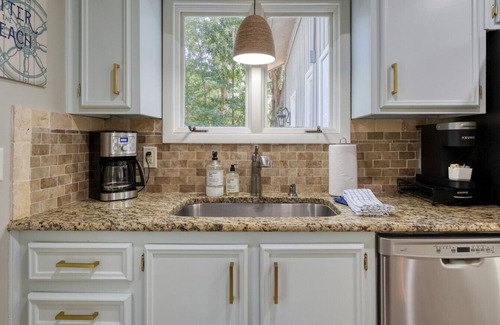 Shipyard Plantation Apartamento | MyStay at 7 Salem | Shipyard Retreat w/Private Pool + Pirate-Themed Bunk Room