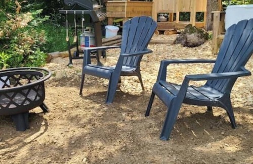 Chatsworth Cabina | Mystic River Retreat Waterfront Glamping