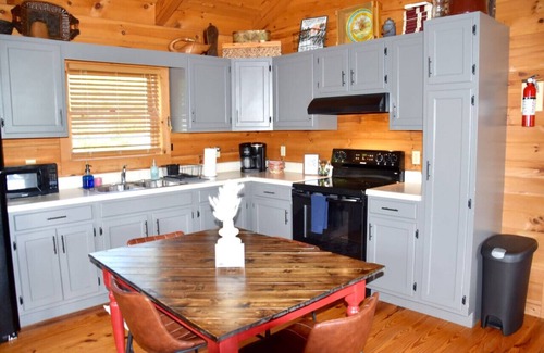Townsend Cabina | “Mystical Moose” Log Cabin
