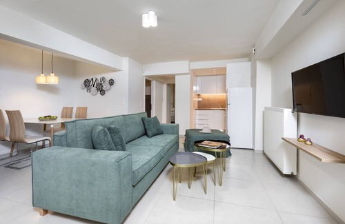 Vouliagmeni Apartamento | Mystique One Bedroom Apartment by BluPine