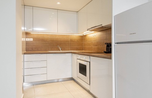 Vouliagmeni Apartamento | Mystique One Bedroom Apartment by BluPine