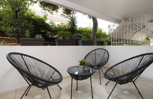 Vouliagmeni Apartamento | Mystique One Bedroom Apartment by BluPine