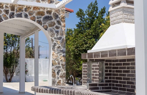 Faliraki Villa | Mythos villa! ¡Una villa privada en el corazón de Faliraki!