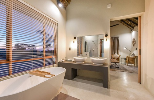 Beestekraal Cabina | Mziki Safari Lodge