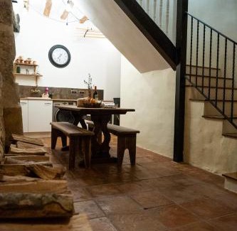Laguardia Old Town Casa | Número 8 a Traditional Basque Village Homestead