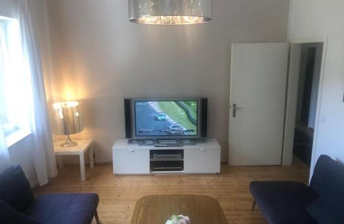 Adenau Casa | Nürburgring Ferienhaus m. Parkplatz - Klima - Garten und viel Platz