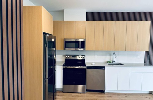 East Orange Apartamento | n 1-bedroom apartment with AC, gym, sonar , hot tub in East Orange