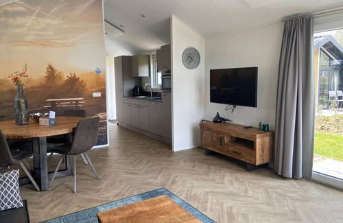 Kaatsheuvel Chalet De Esquí | Detached chalet with 2 bedrooms and 1 bathroom