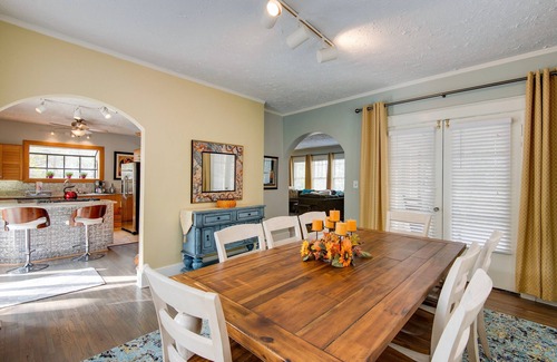 Hillsboro West End Casa | Nashville Downtown Tudor House Hideaway. Descuentos de invierno!