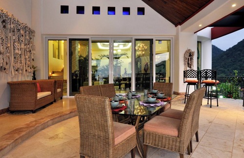 Boca de Tomatlan Villa | Luxurious ocean front 9 bedroom villa 4 rent