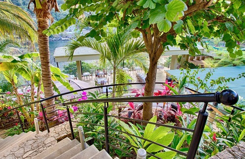Boca de Tomatlan Villa | Luxurious ocean front 9 bedroom villa 4 rent