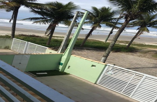 Mongagua Casa | Hermosa casa de playa en Itanhaém caminando en la arena