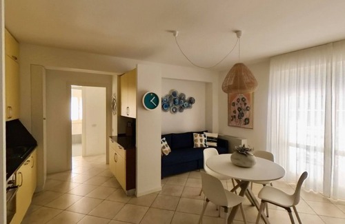 Numana Apartamento | N276 - Numana, Spiaggiola beach front apartment