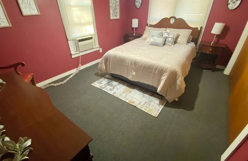 Poteau Otro | Grandma’s Farmhouse, Charming 3-Bdrm nestled in Poteau’s beautiful countryside