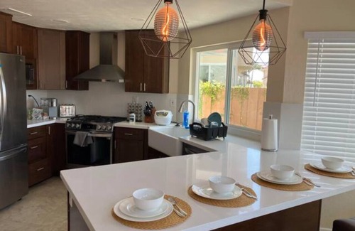 Torrey Highlands Casa | 4-bedroom house in fantastic San Diego with HVAC Family-Friendly, New