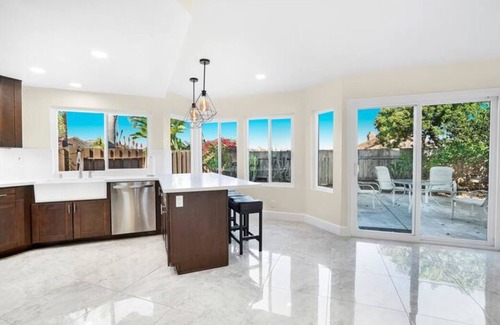 Torrey Highlands Casa | 4-bedroom house in fantastic San Diego with HVAC Family-Friendly, New
