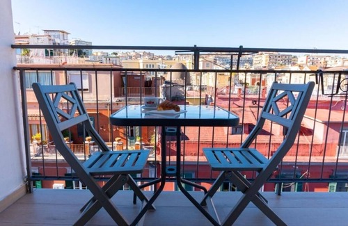 Montecalvario Casa | NA Beautiful View Rooftop-B&B - King Room with Balcony