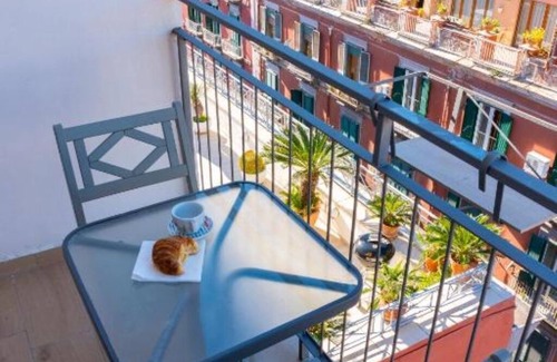 Montecalvario Casa | NA Beautiful View Rooftop-B&B - Double Room with Private Bathroom