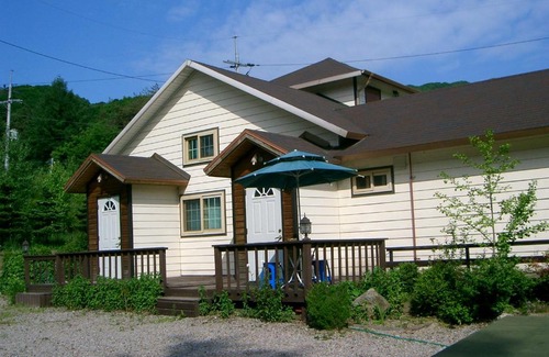 Bongpyeong Cabina | Nadeuri Pension
