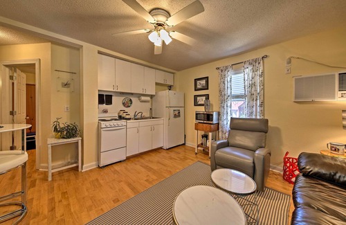 Nags Head Apartamento | ¡NUEVO! Nags Head Apt w / Patio- .5 millas a pie de playa!