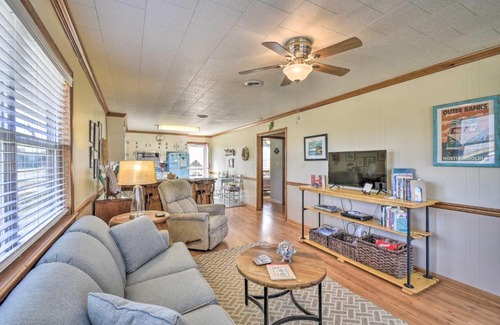Nags Head Casa | Nags Head Cottage Screened Porch, Walk to Beach!