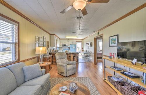 Nags Head Casa | Nags Head Cottage Screened Porch, Walk to Beach!